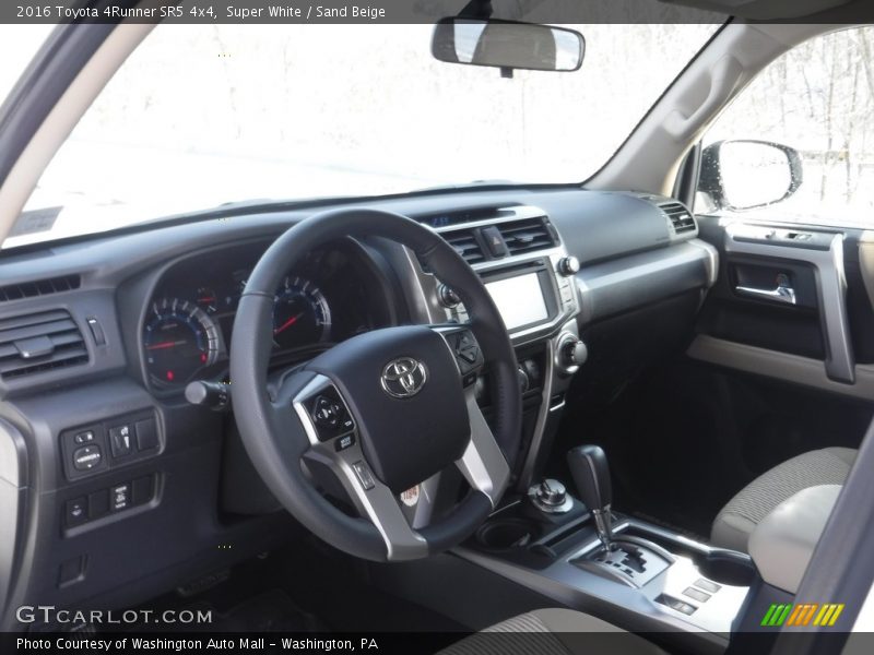 Super White / Sand Beige 2016 Toyota 4Runner SR5 4x4