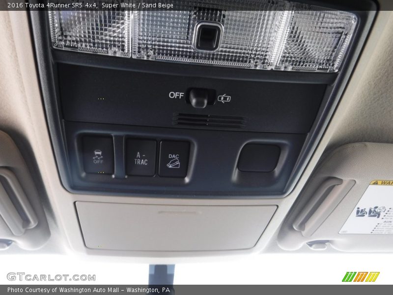 Super White / Sand Beige 2016 Toyota 4Runner SR5 4x4