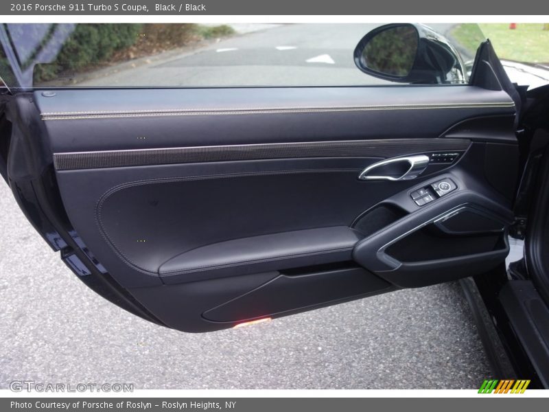 Door Panel of 2016 911 Turbo S Coupe