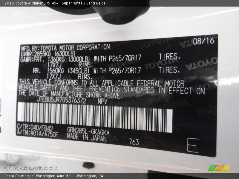 Super White / Sand Beige 2016 Toyota 4Runner SR5 4x4