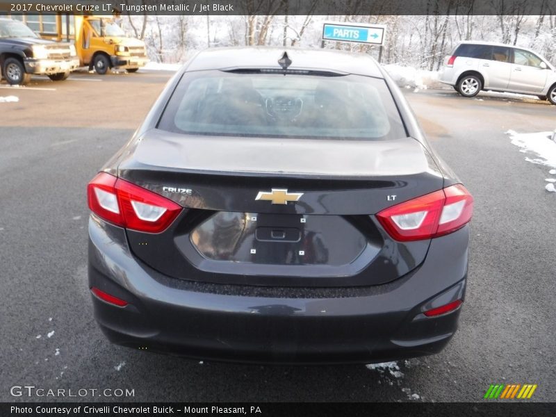 Tungsten Metallic / Jet Black 2017 Chevrolet Cruze LT