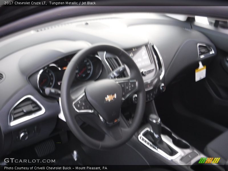Tungsten Metallic / Jet Black 2017 Chevrolet Cruze LT