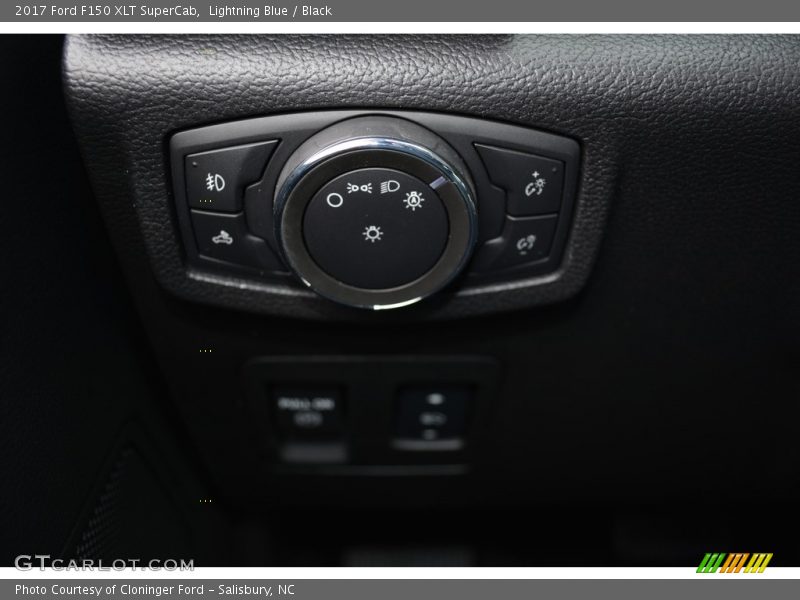 Lightning Blue / Black 2017 Ford F150 XLT SuperCab