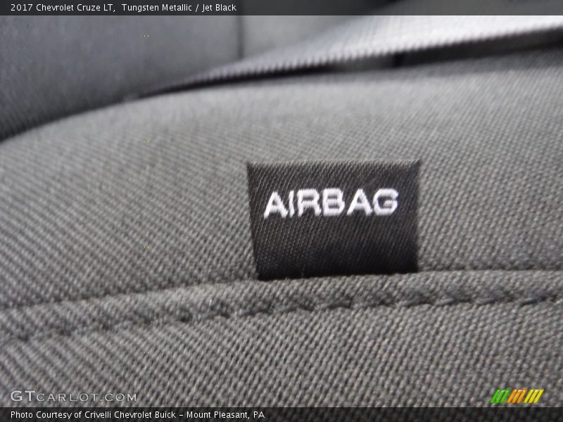 Tungsten Metallic / Jet Black 2017 Chevrolet Cruze LT