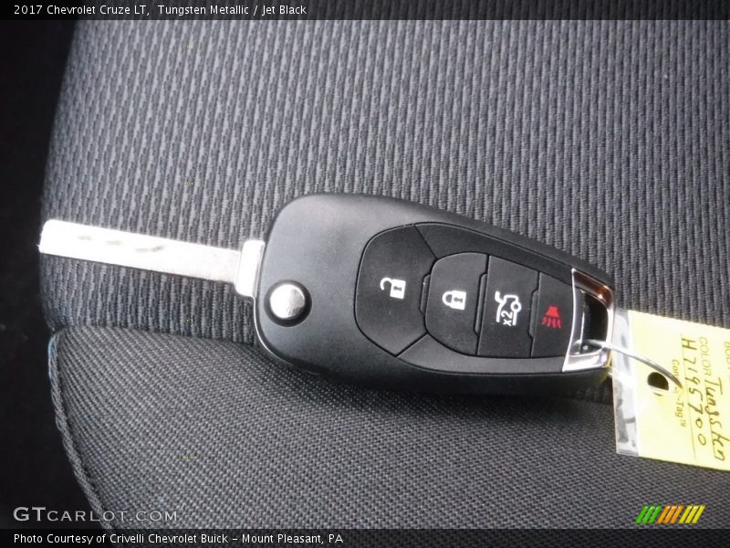 Tungsten Metallic / Jet Black 2017 Chevrolet Cruze LT