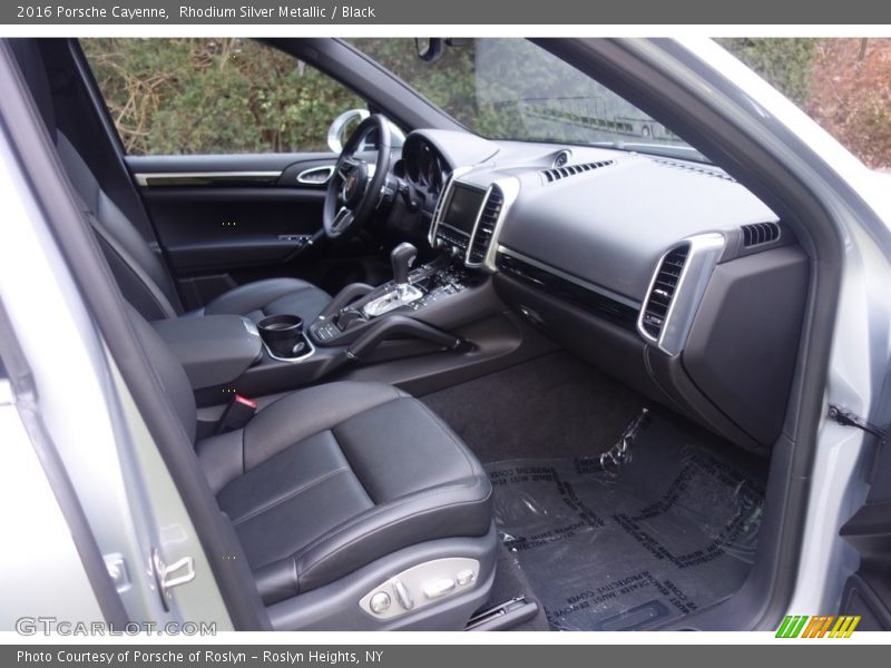 Rhodium Silver Metallic / Black 2016 Porsche Cayenne