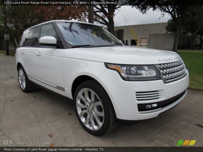 Fuji White / Espresso/Almond 2016 Land Rover Range Rover Supercharged