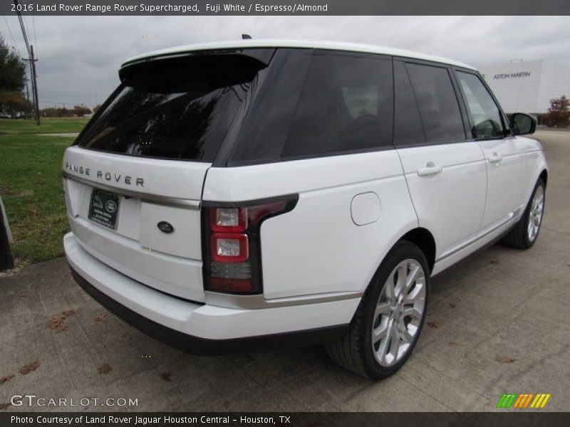 Fuji White / Espresso/Almond 2016 Land Rover Range Rover Supercharged