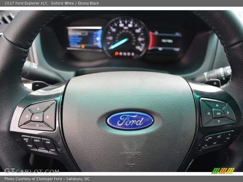 Oxford White / Ebony Black 2017 Ford Explorer XLT