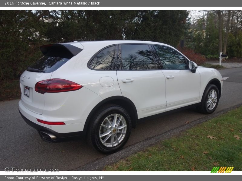 Carrara White Metallic / Black 2016 Porsche Cayenne