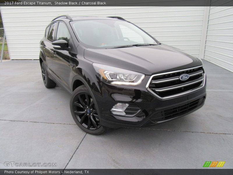 Front 3/4 View of 2017 Escape Titanium