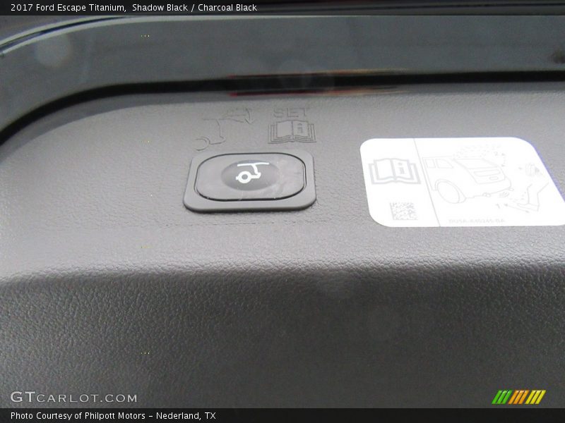 Shadow Black / Charcoal Black 2017 Ford Escape Titanium