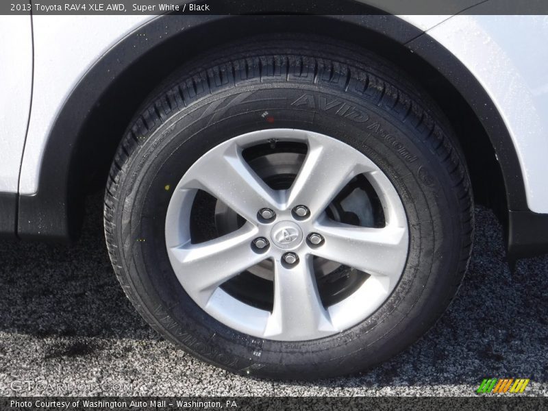 Super White / Black 2013 Toyota RAV4 XLE AWD