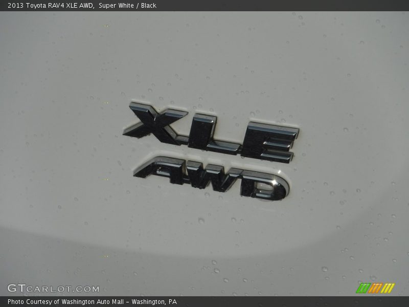 Super White / Black 2013 Toyota RAV4 XLE AWD