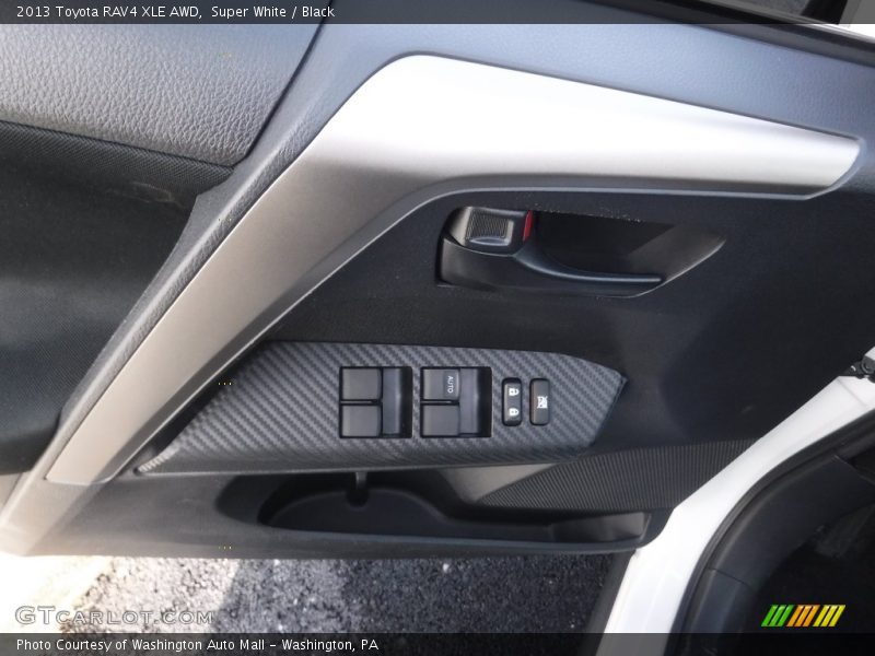 Super White / Black 2013 Toyota RAV4 XLE AWD