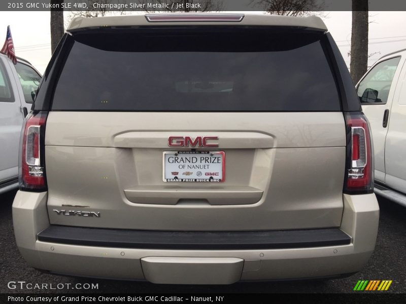 Champagne Silver Metallic / Jet Black 2015 GMC Yukon SLE 4WD