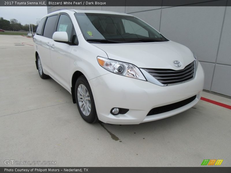 Blizzard White Pearl / Dark Bisque 2017 Toyota Sienna XLE