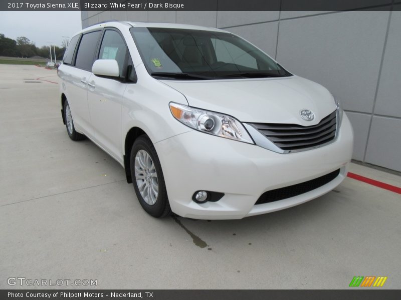 Blizzard White Pearl / Dark Bisque 2017 Toyota Sienna XLE