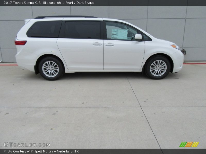 Blizzard White Pearl / Dark Bisque 2017 Toyota Sienna XLE