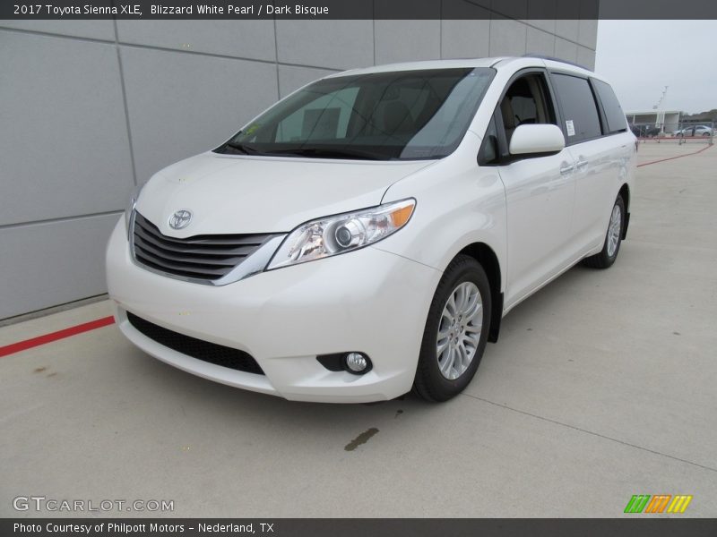 Blizzard White Pearl / Dark Bisque 2017 Toyota Sienna XLE