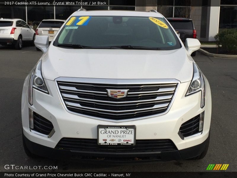 Crystal White Tricoat / Jet Black 2017 Cadillac XT5 Luxury