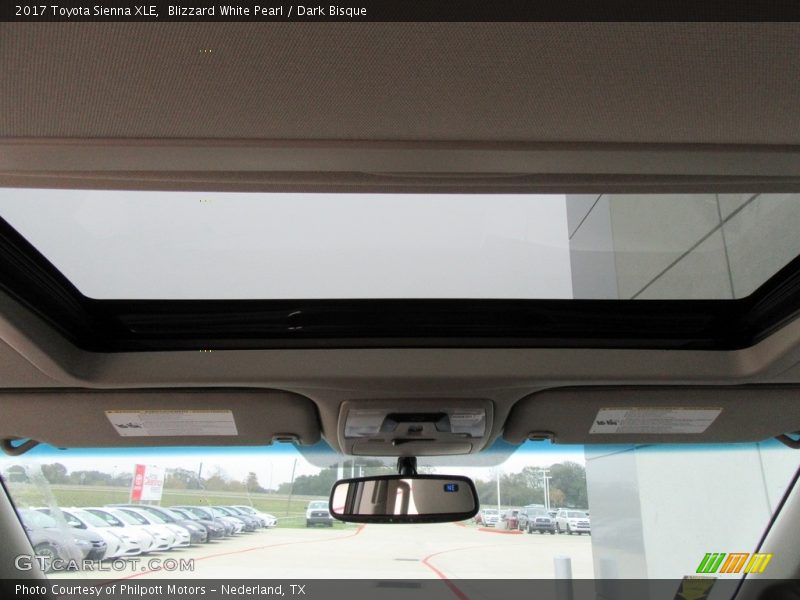 Blizzard White Pearl / Dark Bisque 2017 Toyota Sienna XLE
