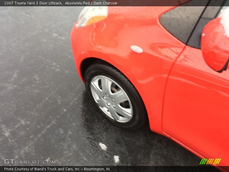 Absolutely Red / Dark Charcoal 2007 Toyota Yaris 3 Door Liftback