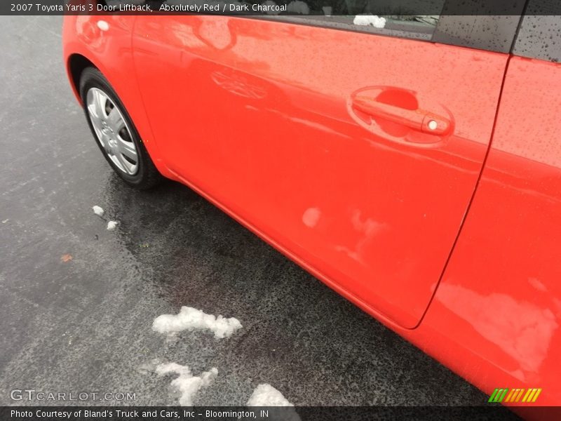Absolutely Red / Dark Charcoal 2007 Toyota Yaris 3 Door Liftback