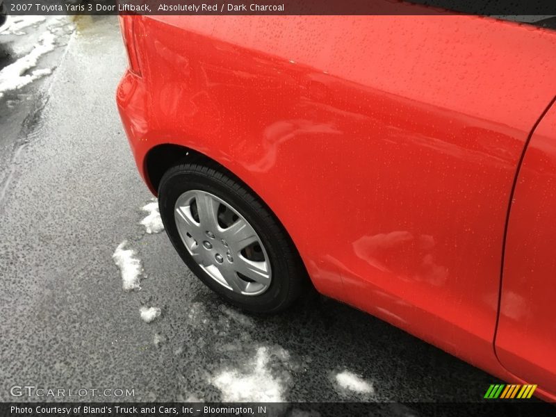 Absolutely Red / Dark Charcoal 2007 Toyota Yaris 3 Door Liftback
