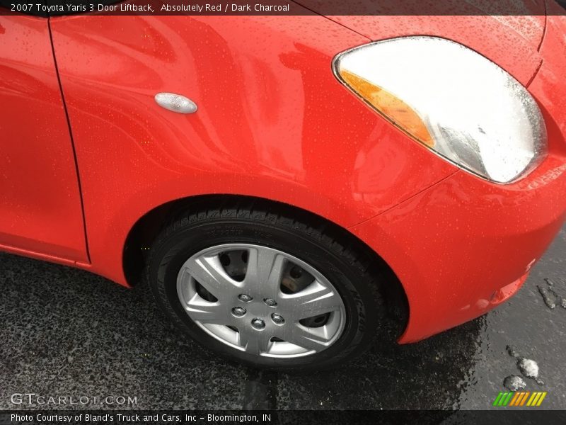 Absolutely Red / Dark Charcoal 2007 Toyota Yaris 3 Door Liftback