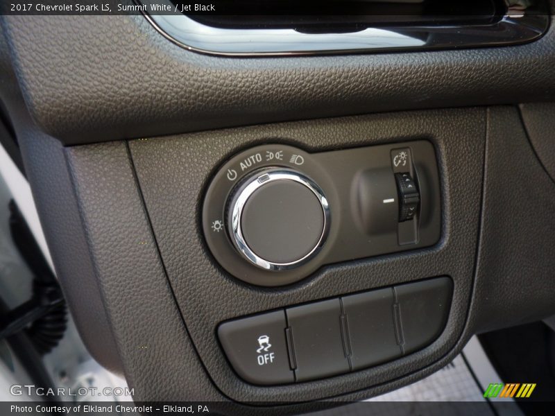 Summit White / Jet Black 2017 Chevrolet Spark LS