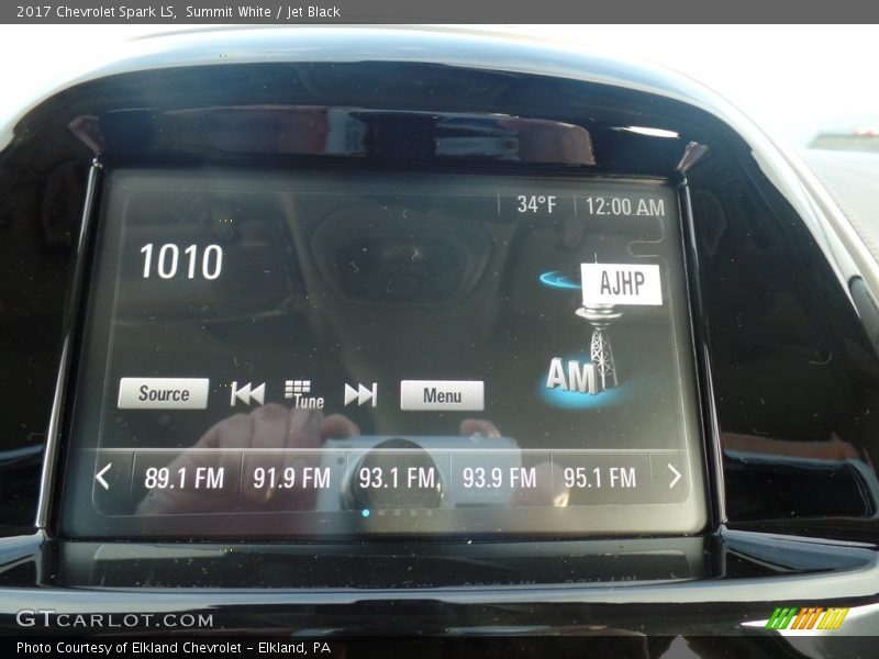 Summit White / Jet Black 2017 Chevrolet Spark LS