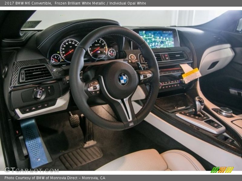 Dashboard of 2017 M6 Convertible