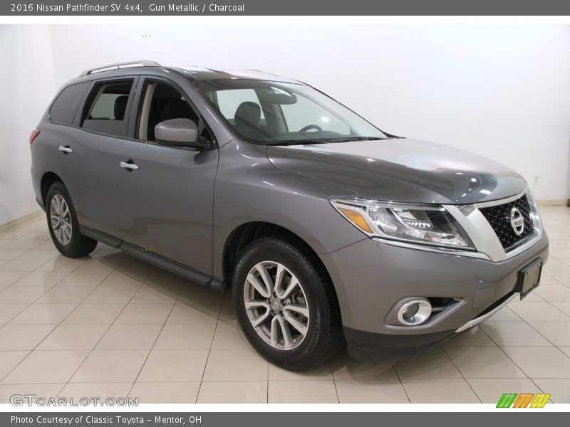 Gun Metallic / Charcoal 2016 Nissan Pathfinder SV 4x4