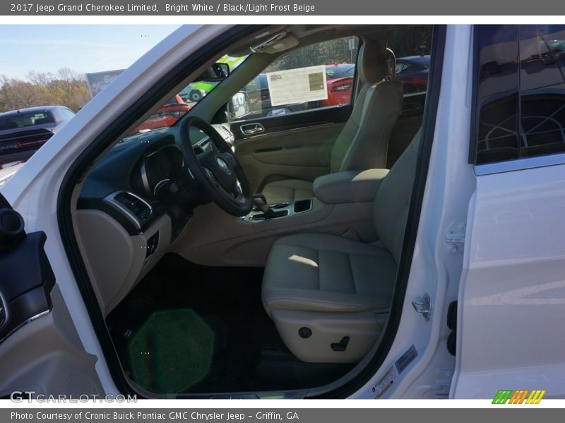 Bright White / Black/Light Frost Beige 2017 Jeep Grand Cherokee Limited