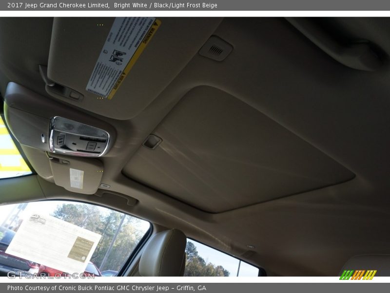Bright White / Black/Light Frost Beige 2017 Jeep Grand Cherokee Limited