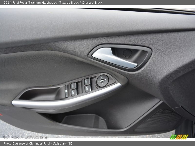 Tuxedo Black / Charcoal Black 2014 Ford Focus Titanium Hatchback