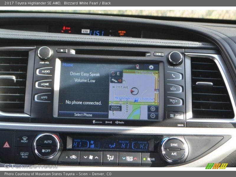 Blizzard White Pearl / Black 2017 Toyota Highlander SE AWD