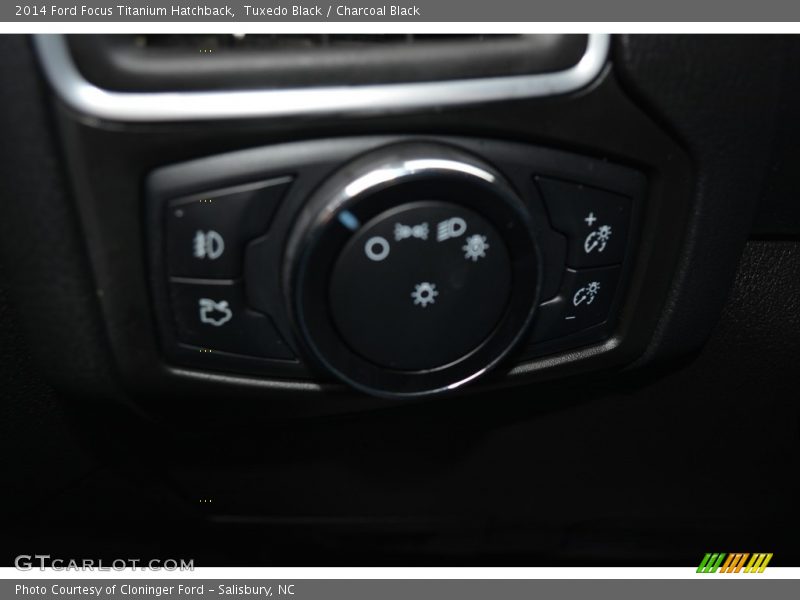 Tuxedo Black / Charcoal Black 2014 Ford Focus Titanium Hatchback