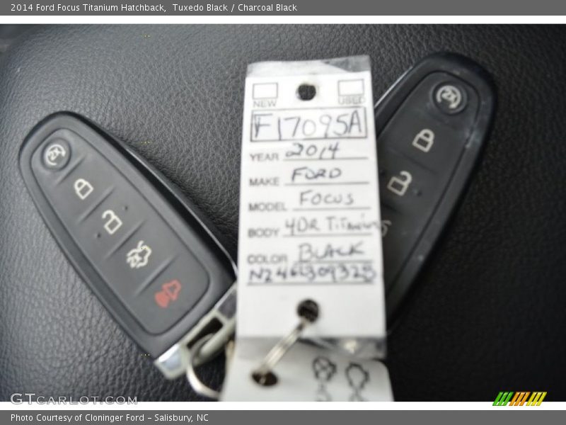 Tuxedo Black / Charcoal Black 2014 Ford Focus Titanium Hatchback