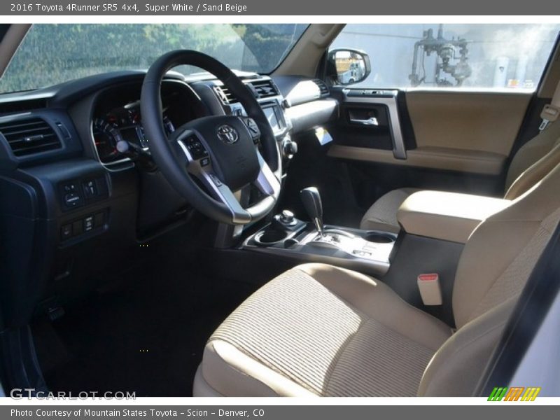 Super White / Sand Beige 2016 Toyota 4Runner SR5 4x4