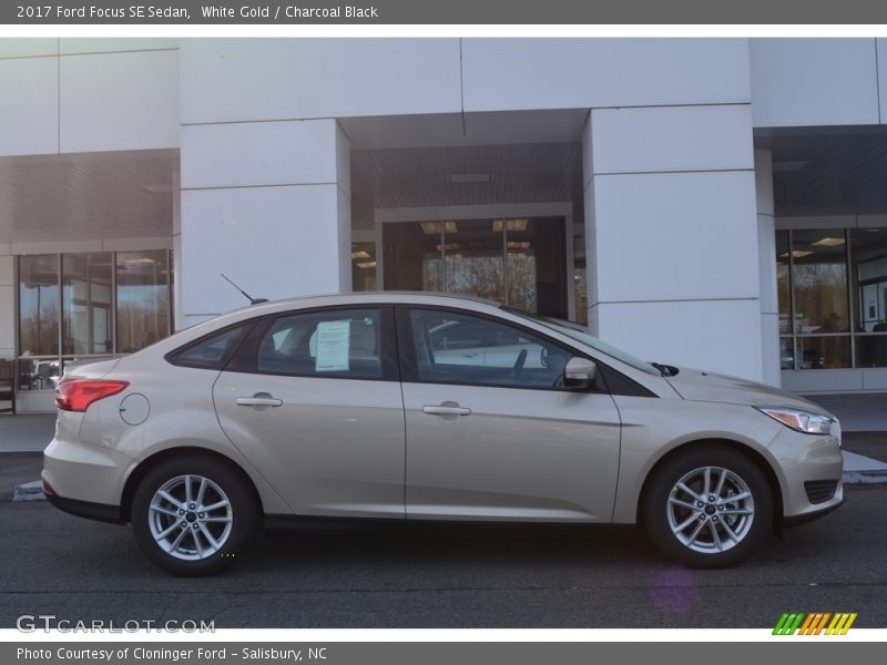 White Gold / Charcoal Black 2017 Ford Focus SE Sedan