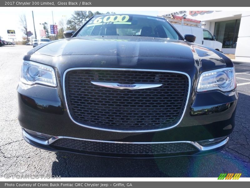 Gloss Black / Black 2017 Chrysler 300 Limited