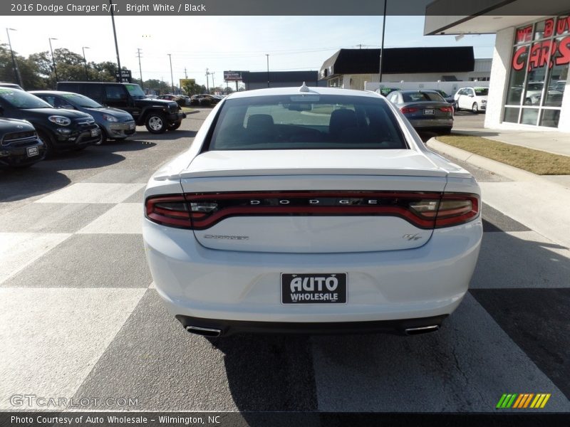 Bright White / Black 2016 Dodge Charger R/T