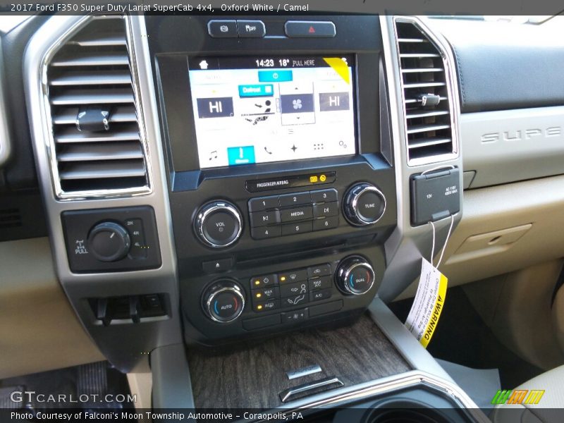 Oxford White / Camel 2017 Ford F350 Super Duty Lariat SuperCab 4x4