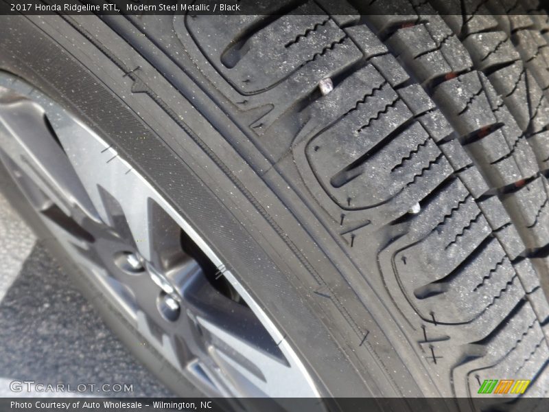 Modern Steel Metallic / Black 2017 Honda Ridgeline RTL