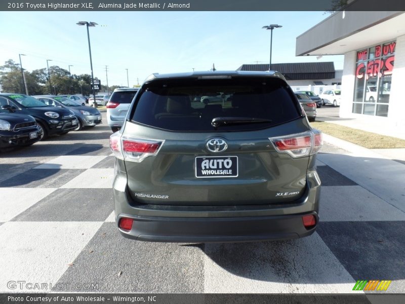 Alumina Jade Metallic / Almond 2016 Toyota Highlander XLE