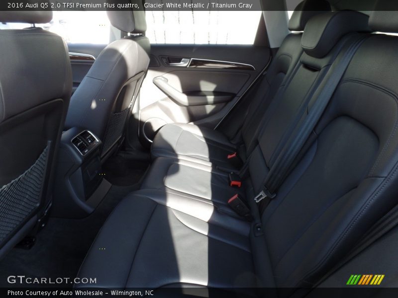 Glacier White Metallic / Titanium Gray 2016 Audi Q5 2.0 TFSI Premium Plus quattro