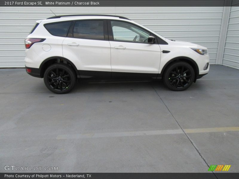 White Platinum / Charcoal Black 2017 Ford Escape SE