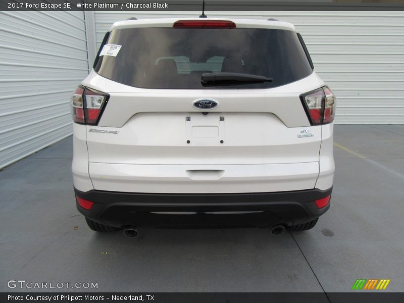 White Platinum / Charcoal Black 2017 Ford Escape SE